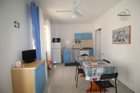 10.Soggiorno-con-angolo-cottura-casa-vacanze-Sardegna