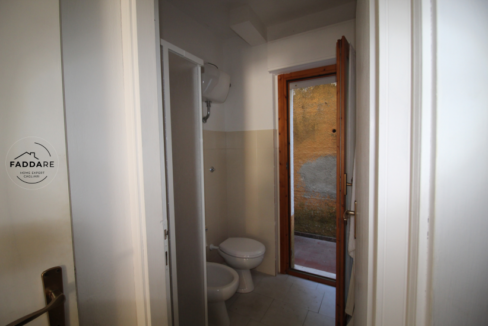 26.Bagno-con-doccia-appartamento-Buggerru