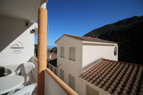 4.-Veranda-appartamento-Buggerru-con-vista-mare-e-montagna